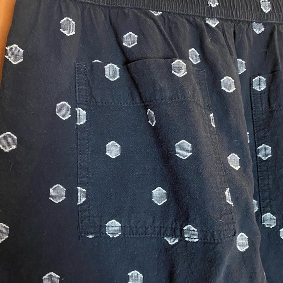 L&G Linen Dot Pull On Shorts - Picture 7 of 7